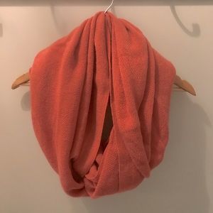 Levi’s infinity scarf